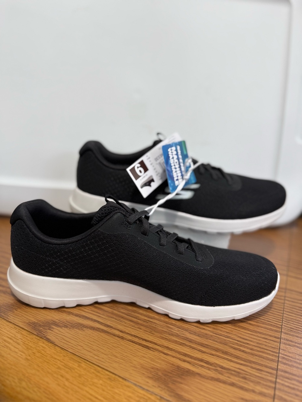 NIB Skechers GOGA Max Go Walk Joy Washable Performance Shoes Black w White Soles - Picture 3 of 13